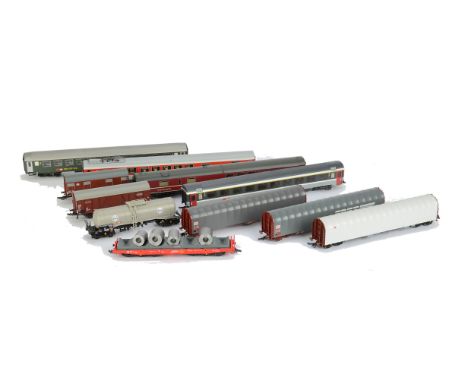 Roco Liliput H0 Gauge Coaches and Rolling Stock Roco DB Rest Car with Pantograph, SBB CFF FFS Ist Class Coach, DSG Speisewage