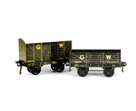Boxed Bassett-Lowke 0 Gauge 4-wheeled Freight Stock, comprising GW open wagon 91694 and GW box van 103873, both in dark grey 