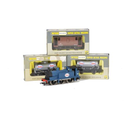 Wrenn 00 Gauge ‘Esso’ Train, W2201 blue ESSO 0-6-0 Tank Engine, in original box stamped Packer No 6, W5042 ESSO Petrol Tank W