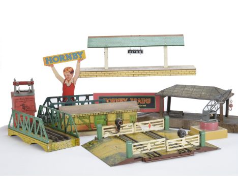 Hornby 0 Gauge Electrical Track Accessories and Other Items, including an E2E double track Level Crossing with lamp fittings,
