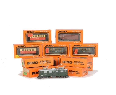Bemo HOe Gauge Locomotive and Rolling Stock, 1050/8 RhB green 608 ‘Madrisa’ Twin Pantograph Locomotive, green 4-wheel Coaches
