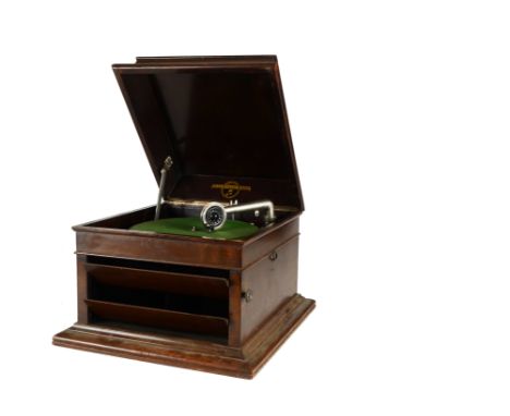 Table grand gramophone: a Columbia Model 120 in mahogany case, with No 8 soundbox 