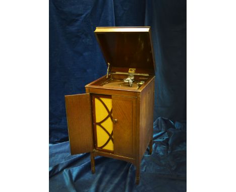 Cabinet gramophone: an HMV Model 157, in mahogany case with 5a soundbox, supplied by Lyon & Hall, Brighton and Eastbourne (no