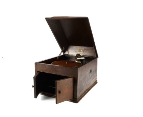 Table grand gramophone: an HMV Model 103, in oak case, with replacement soundbox (no winder) 