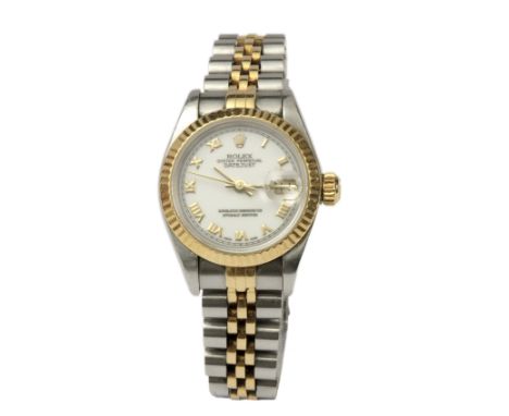 Rolex Oyster Perpetual Date Just. Reloj de pulsera de dama circa 1993. Caja y armis en acero y oro amarillo de 18 k., esfera 