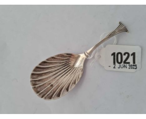 Victorian Onslow pattern caddy spoon with shell bowl. London 1890 By EH