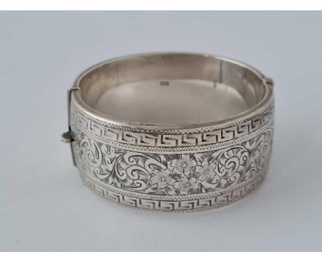 Heavy wide vintage silver bangle 44.3g