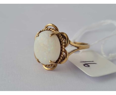 A opal solitaire ring 9ct size Q 2.7 gms