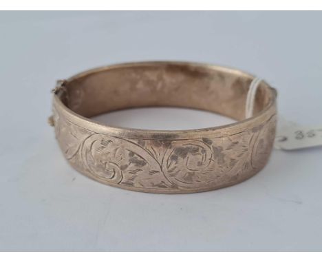 A good wide silver bangle, 47 g.