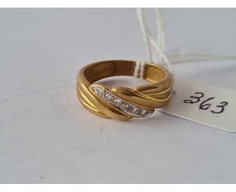 Band of diamonds ring 18ct Size M 4gms