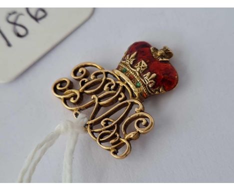 A gold and enamel scroll pendant in the form of a crown, 2.1 g.