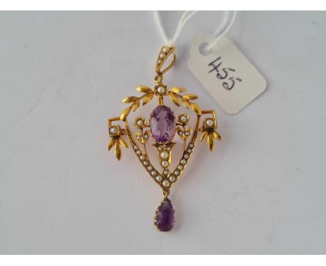 Pretty pearl and amethyst pendant 9ct 3.7gms