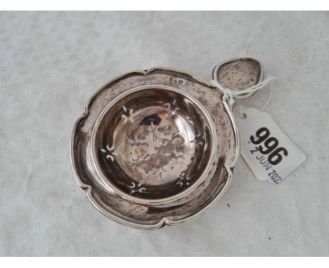 Chester silver tea strainer with handle. 1917 By R P