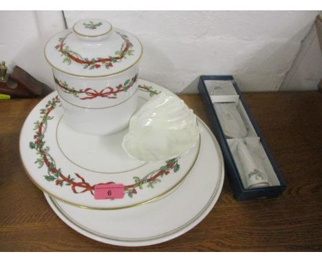 Ceramics to include Royal Worcester, a Holly Ribbons jar and matching plate, a cake plate, a cake slice and shell dish 