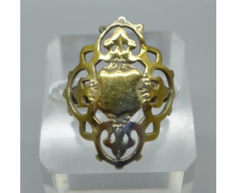 A silver gilt shield ring, J/K 
