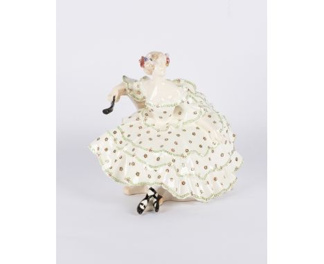 Keramikfigur, "Ballpause", Goldscheider, Wien, um 1916-1918, Modellnummer 4684, Pressnummern, polychrom, sitzende Krinoline, 
