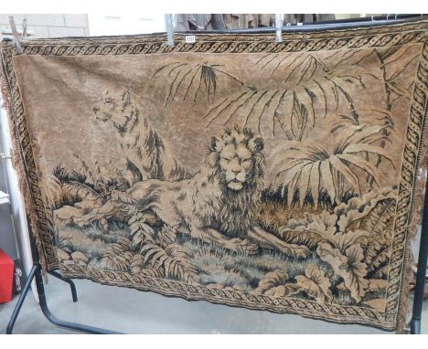 An old tapestry featuring a lion, 177 x 118 cm.