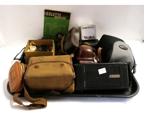 A tray lot of various vintage cameras Condition Report: Available upon request