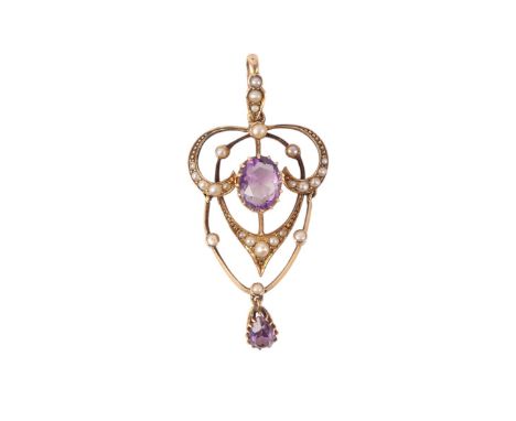 An Edwardian 15ct gold amethyst and seed pearl pendant, 3.1g.