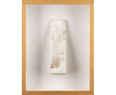 HERBERT ZANGS1924 Krefeld - 2003 ebenda'VERWAISTER KEIL' Holz, geweißt. ca. 26 x 7 cm (R. 42 x 32 cm). Unten signiert 'ZANGS'