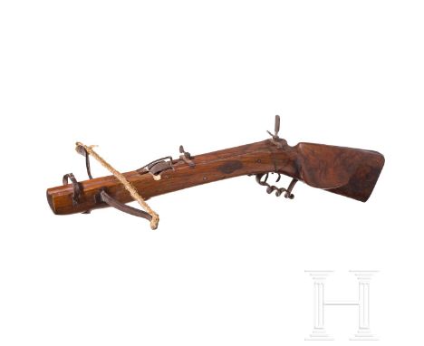 Schützenarmbrust, süddeutsch/Österreich, 2. Hälfte 19. Jhdt.  Kurzer Stahlbogen, mit Holzkeilen fixiert, Sehne neu ergänzt. N