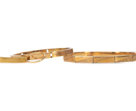 UNMARKED YELLOW METAL BANGLE, with spare link, 10.5g, along with a rolled gold armlet and an eighteen carat gold wedding ring