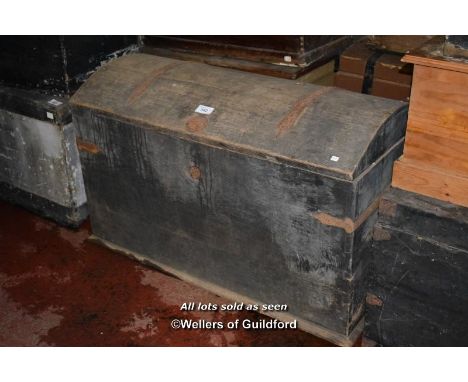 LARGE OAK DOMED TOP TRUNK WITH STRAPWORK HINGES, 120CM WIDE