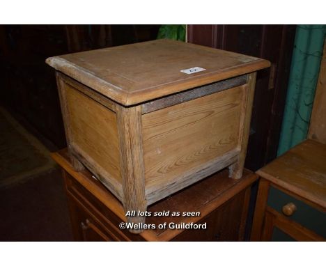 PINE BOXED COMMODE