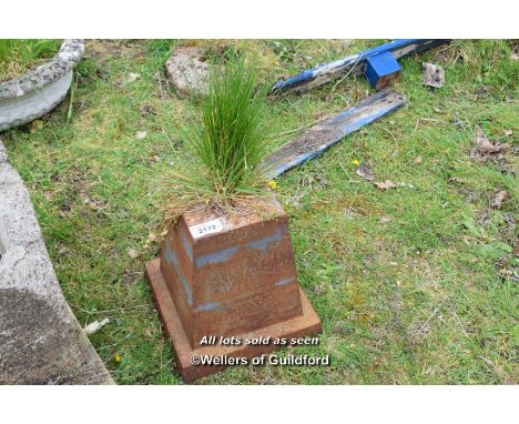 CAST IRON PLANTER
