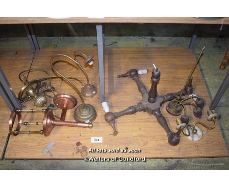 SHELF OF MIXED BRASS LIGHT FITTINGS