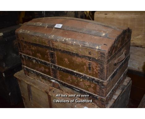 LARGE DOMED TOP TRUNK