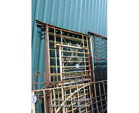 SIX MATCHING RAILING SECTIONS AND TWO OTHERS