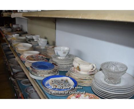 LARGE SHELF OF MIXED PORCELAIN COLLECTIBLES