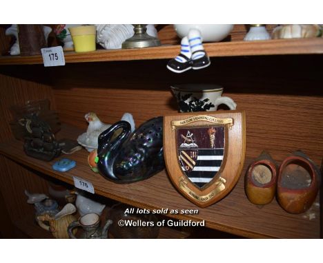 SMALL SHELF OF MIXED COLLECTIBLES