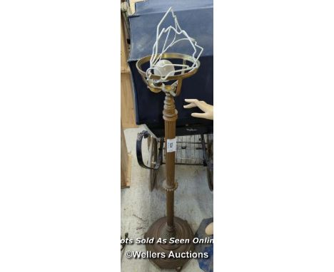 *BRASS STANDARD LAMP, 48 INCHES HIGH / ALL LOTS ARE LOCATED AT AUTHENTIC RECLAMATION TN5 7EF