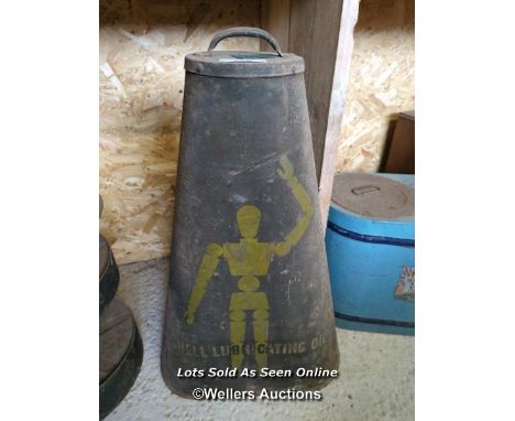 *SHELF LUBRICATING OIL METAL SHELF ORGANISER, 31 INCHES HIGH / ALL LOTS ARE LOCATED AT AUTHENTIC RECLAMATION TN5 7EF