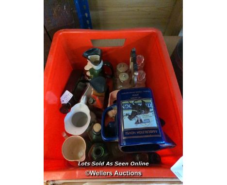 *JOB LOT OF PORCELAIN AND CERAMIC JUGS INCLUDING PETTICOATS AND PANTALOONS, REGICOTT, ETC. / ALL LOTS ARE LOCATED AT AUTHENTI