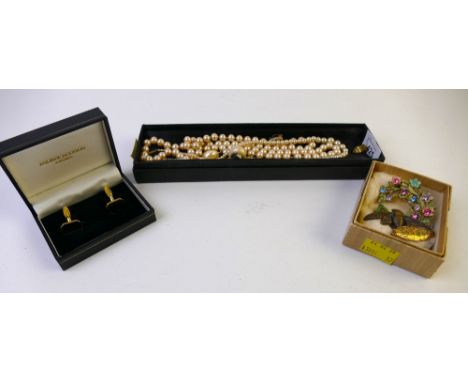 Collection of brooches, gentleman's cufflinks and faux pearl necklaces