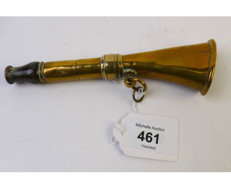 Small 19th century brass hunting horn +/- 16 cm long