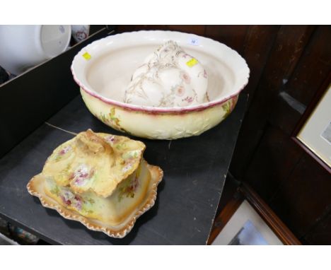 Wash basin and two butter dishes 