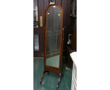 Freestanding dressing table mirror 