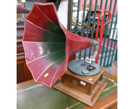 Antique Zonophone gramophone 