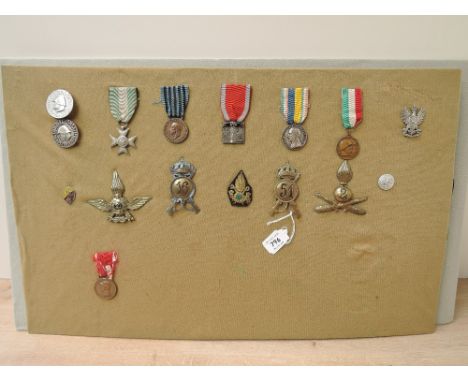 A collection of Italian Medals, Fascist Youth Badge x2, WWI Republic Long Service Cross 16 Years, 1935-1936 Ethiopia Campaign