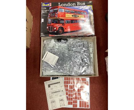 Revell #07651 1:24th Scale Plastic Model London Bus Kit, bagged parts, boxed.