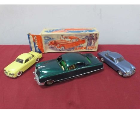 Two Dux Clockwork Cars, both American Outline, one heavily modified, plus a Gama 200/1, repainted in poor box.