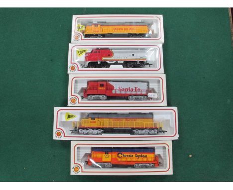 Five Bachmann 'HO' Gauge U.S.A Outline Boxed Diesel Locomotive, comprising two GP18's (one Santa Fe, one Chessie System); Ref