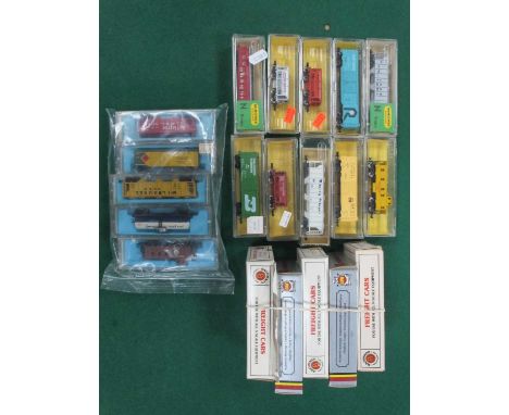 Twenty N Gauge Outline American Rolling Stock items by Bachmann, Minitrix, Atlas and other, boxed.