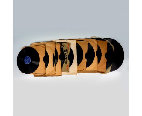 18 10-inch and 12-inch records performed by various artists, such as Jennie Goldstein, Joseph Feldman, K. Juvelier, and many 