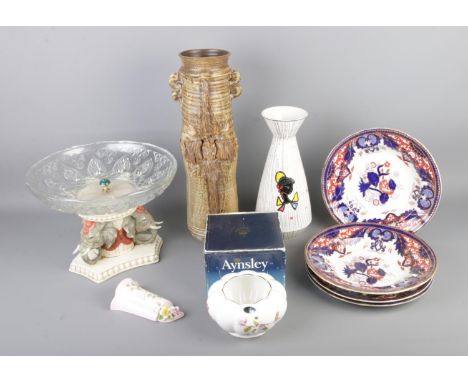 A collection of assorted ceramics to include boxed Aynsley Nature's Delight bowl, Scottish Bongate vase, elephant tazza, Ashw