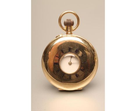 A 9CT GOLD HALF HUNTER TOP WIND POCKET WATCH, the white enamel dial with black Roman numerals, in a plain case with black ena